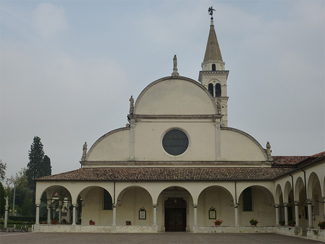Foto della basilica madonna dei miracoli - Di Chfono - Opera propria, CC BY-SA 3.0, https://commons.wikimedia.org/w/index.php?curid=22438173